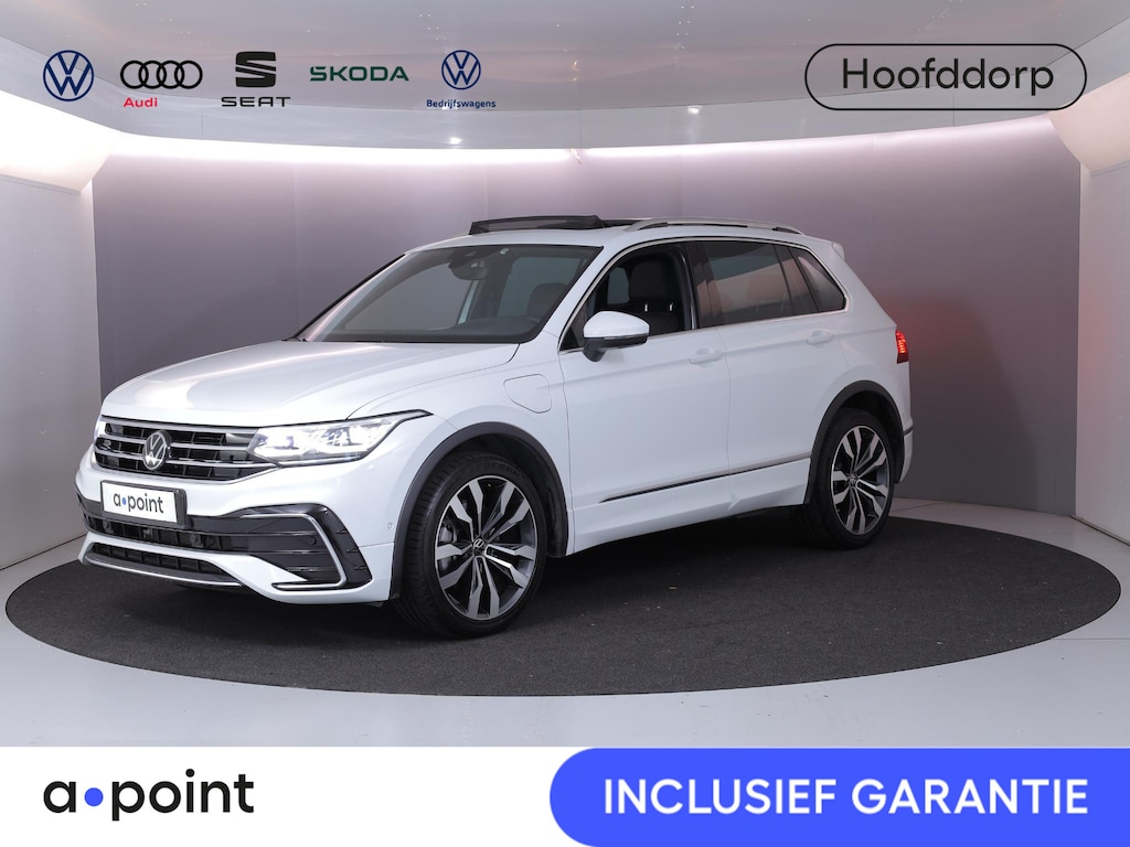 Volkswagen Tiguan 1.4 TSI eHybrid R-Line Business 245 pk Automaat (DSG) | Private lease vanaf €766 | Navigatie | Panoramadak | Park assist | Rondomzicht camera | Head-up display | Lederen bekleding | Elektr. voorstoelen met geheugen | R-Line |