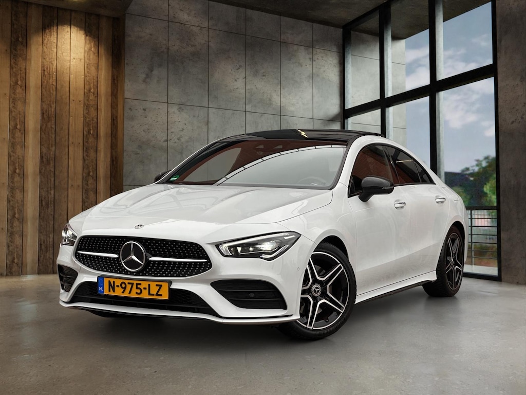 Mercedes-Benz CLA 200 Business Solution AMG | Panoramadak | Memorypakket | Achteruitrijcamera | Stoelverwarming