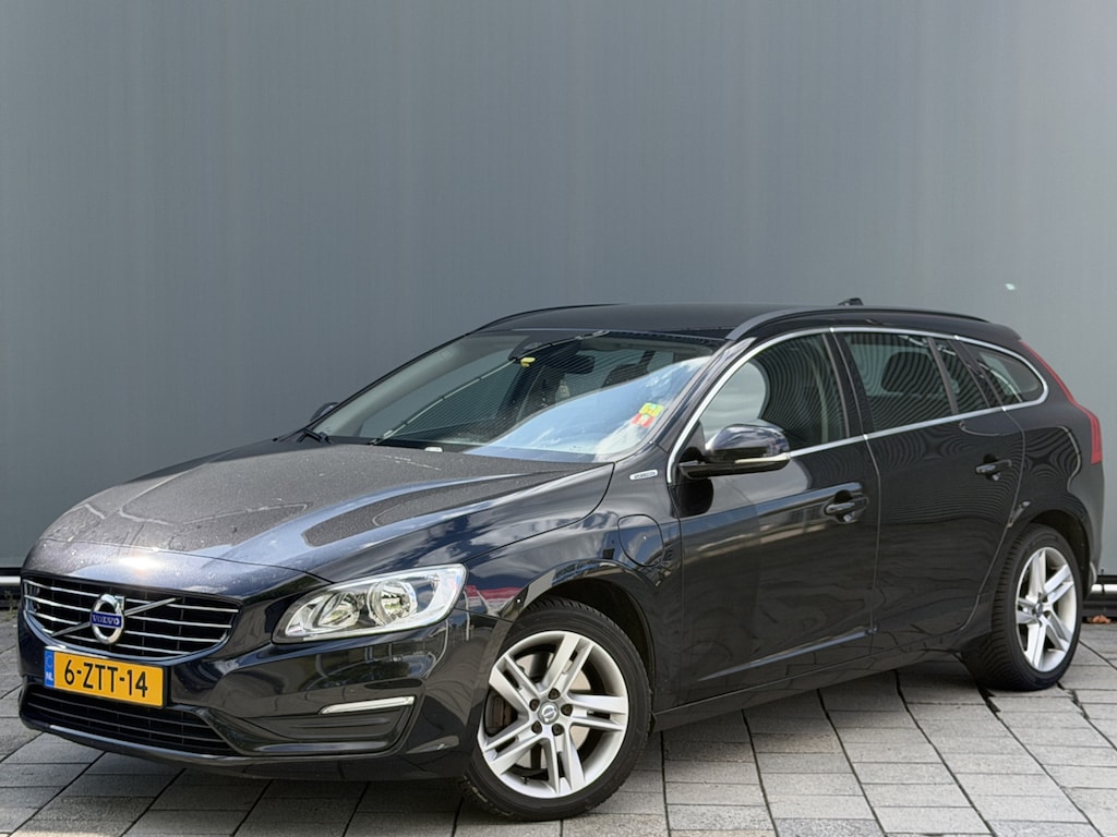 Volvo V60 BWJ 2015 | 2.4 D6 AWD Plug-In Hybrid Momentum | CLIMA | NAVI | STOELVERW | STANDKACHEL | PDC | LEDER/STOF |