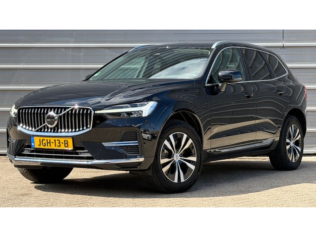 Volvo XC60 T6 350PK AWD Core Bright | BLIS | Climate Pack | Trekhaak | All season | Priv glas | Full LED