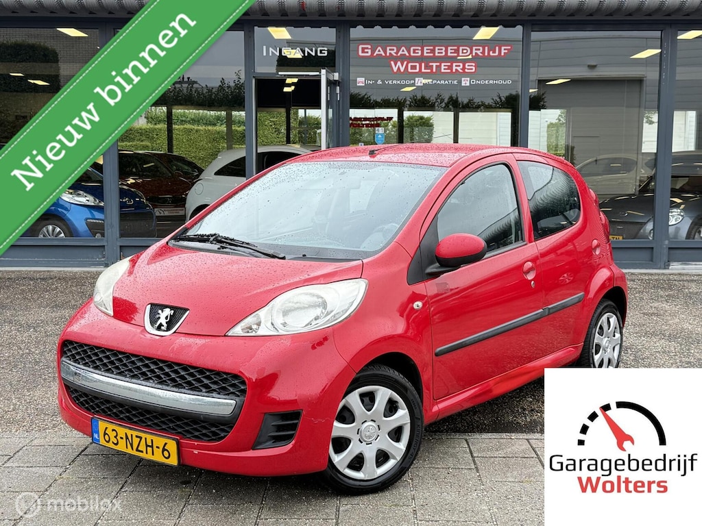 Peugeot 107 1.0-12V Millesim 200 airco 5drs