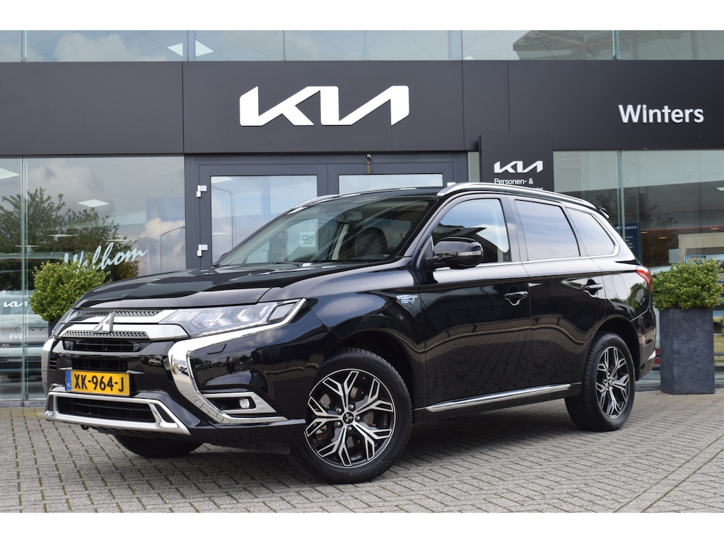 Mitsubishi Outlander 2.4 PHEV Intense | AWD | Stoelverwarming | Camera + Sensoren Voor/ Achter |