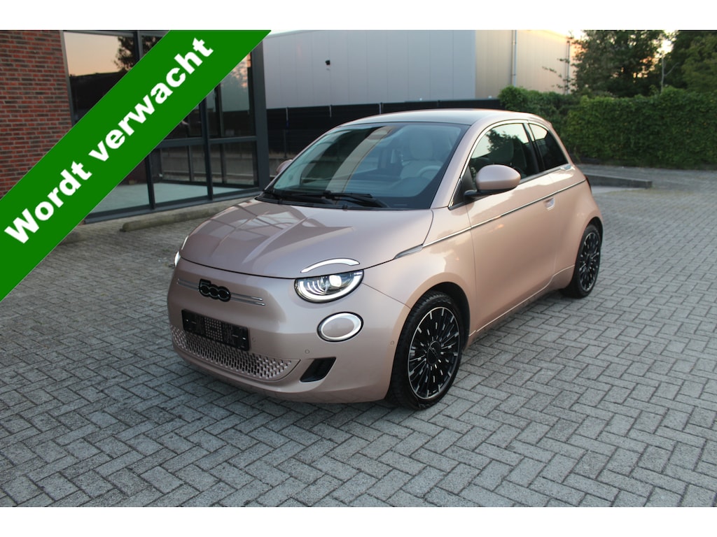 Fiat 500 La Prima 42 kWh Clima-Camera-Leder-Stoelverwarming-JBL-Pano