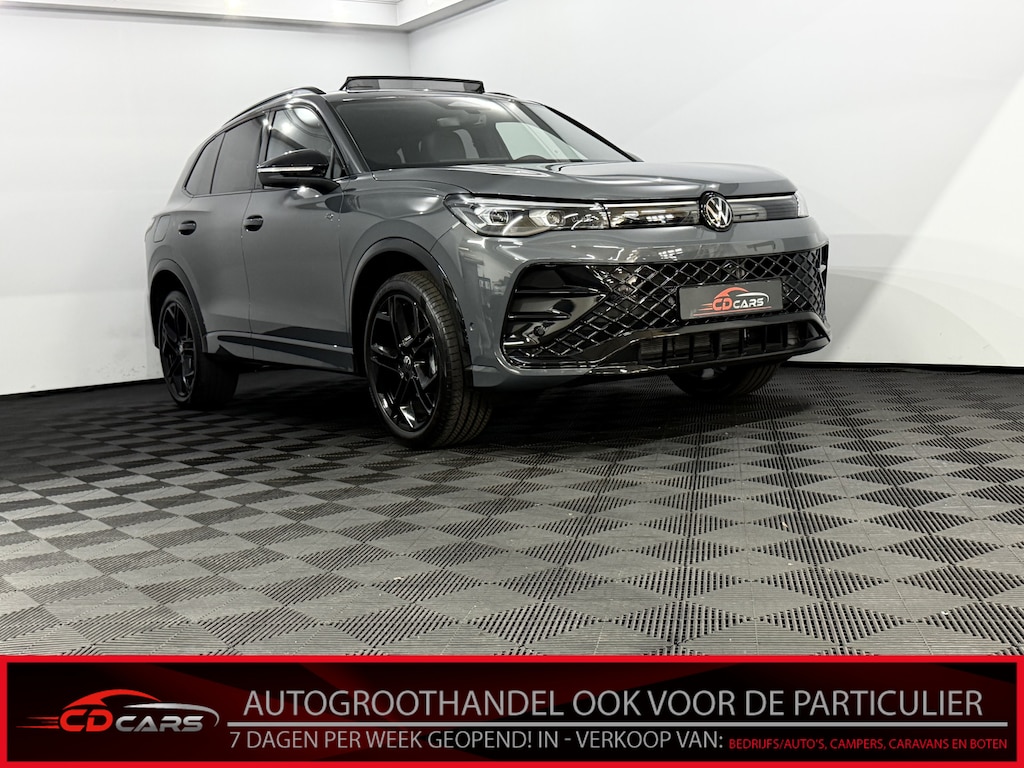 Volkswagen Tiguan 1.5 eHybrid R-Line Plug-in Panoramadak, 360 Camera, Trekhaak, Leder, Head-up display, Elektrische achterklep, Winterpakket, Memory stoelen, 2 jaar garantie