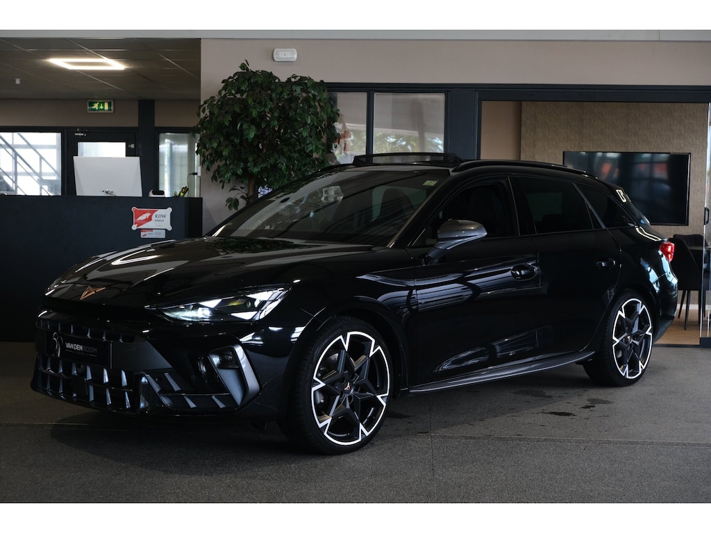 CUPRA Leon Sportstourer 1.5 eTSI 150PK DSG Facelift Pano Led Cam Navi ACC Sennheiser Elek Achterklep