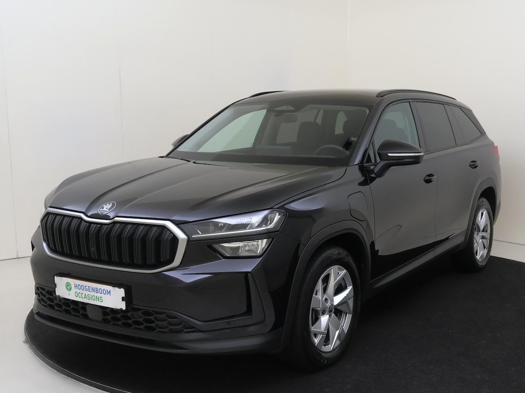 Skoda Kodiaq 1.5 TSI PHEV Tour Edition | SoH 98% | Trekhaak | Achteruitrijcamera | Bestuurdersstoel met memory | Keyless | Adaptieve cruise control | Stoelverwarming | 3-zone airco | Dodehoekdetectie | Navigatie |