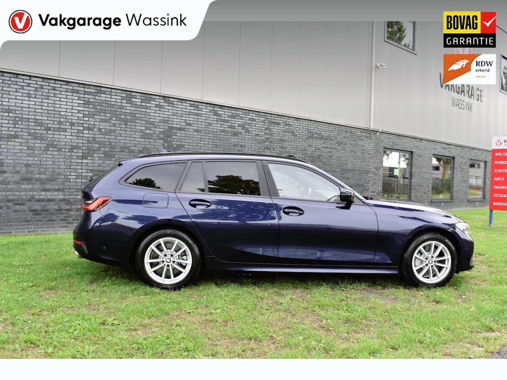 BMW 3-Serie Touring 330e Business Edition Plus Plugin-hybride Pano Leder