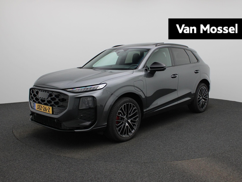 Audi Q3 1.5 e-hybrid S edition 272 PK | S-line | Automaat | Panoramadak | SONOS Sound | Trekhaak | Head-up display | Lichtmetalen velgen |