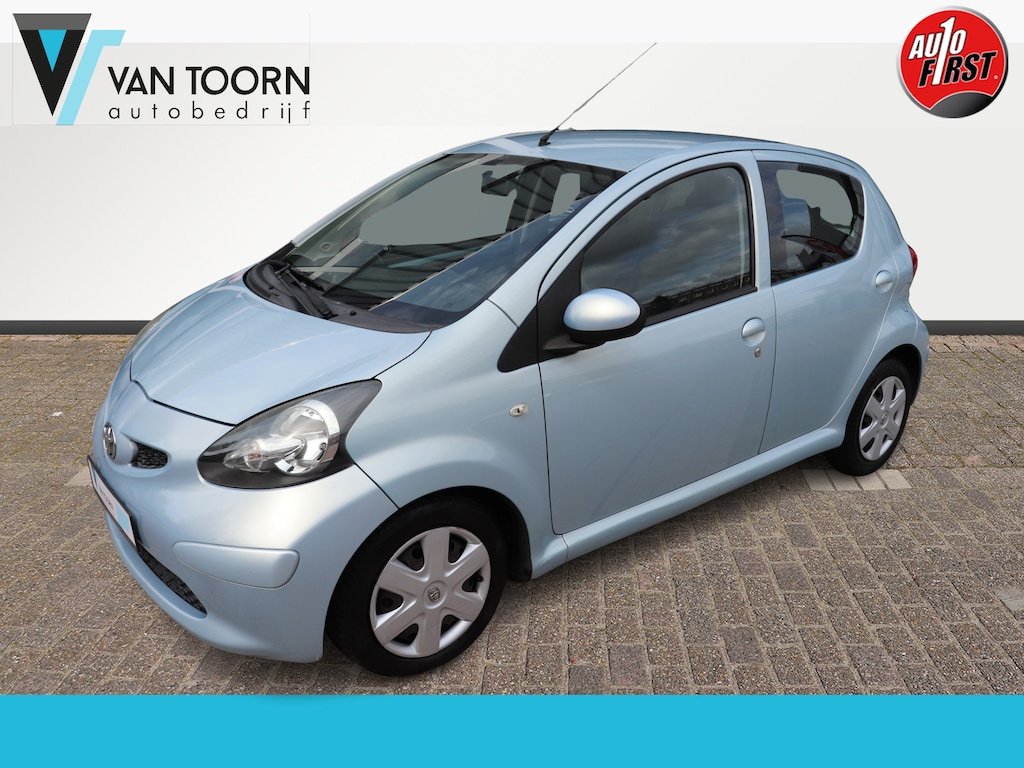 Toyota Aygo 1.0-12V + Automaat 5 drs. nette staat, goed onderhouden!