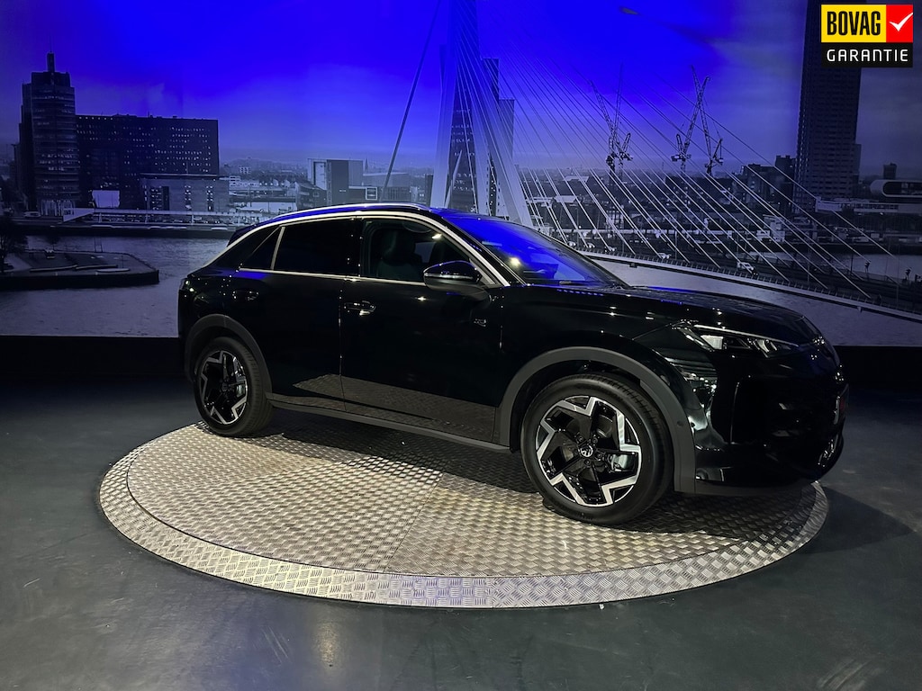 Volkswagen T-Roc 1.5 eTsi R-Line First Edition *AllSeason*ParkingPack*Keyless*Winter*