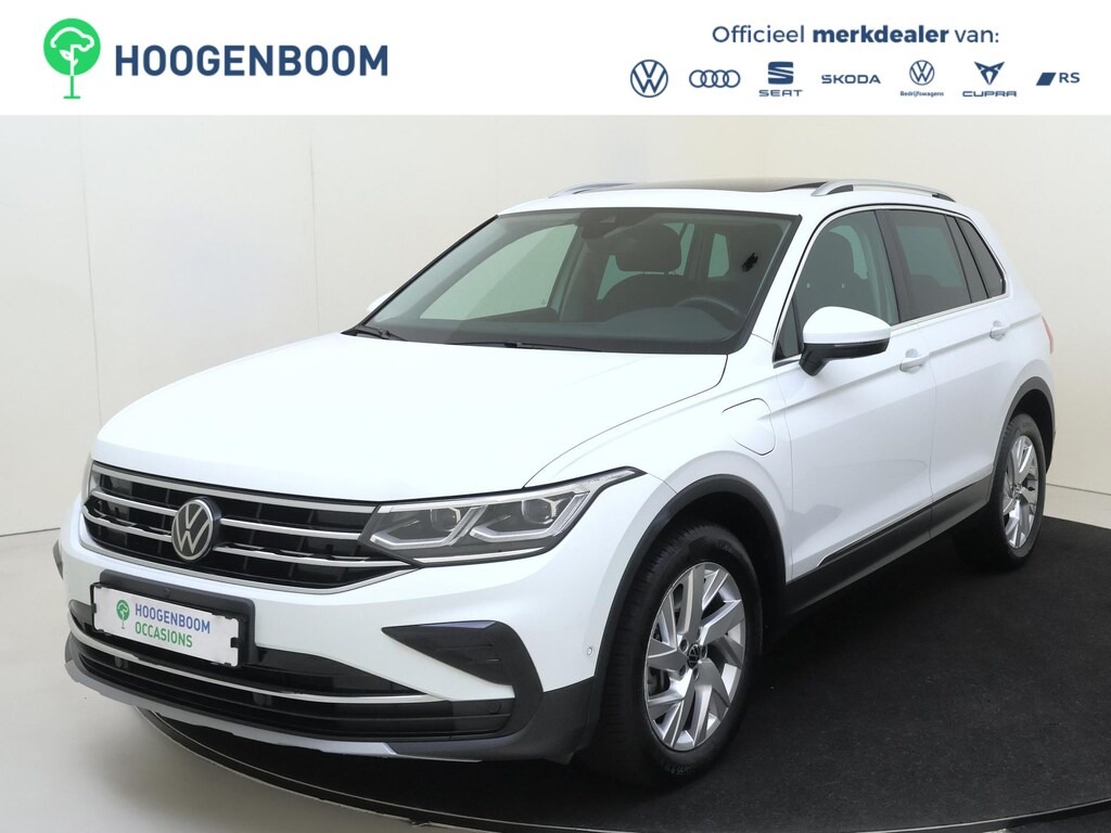 Volkswagen Tiguan 1.4 TSI Elegance eHybrid | SoH 91% | Panoramadak | 360 camera | ErgoActive stoelen | Adaptieve cruise control | Lane assist | Stoel- en stuurwielverwarming | Parkeerassistent |