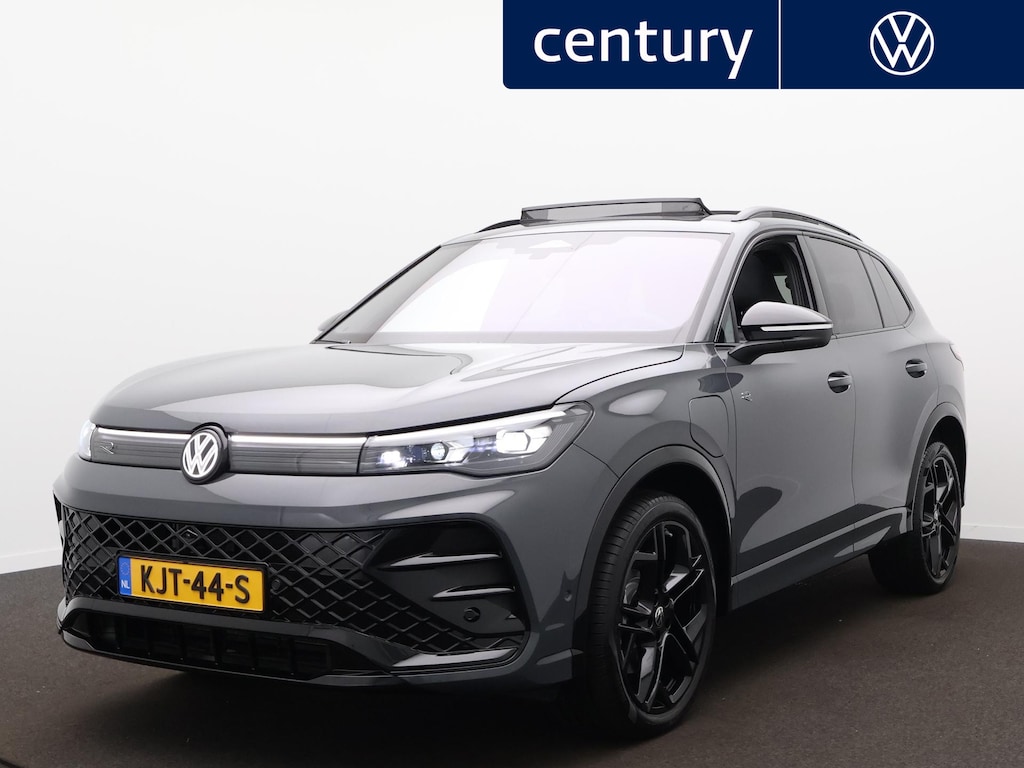 Volkswagen Tiguan 1.5 eHybrid R-Line Edition Panoramadak - Trekhaak - Navigatie - 20 Inch