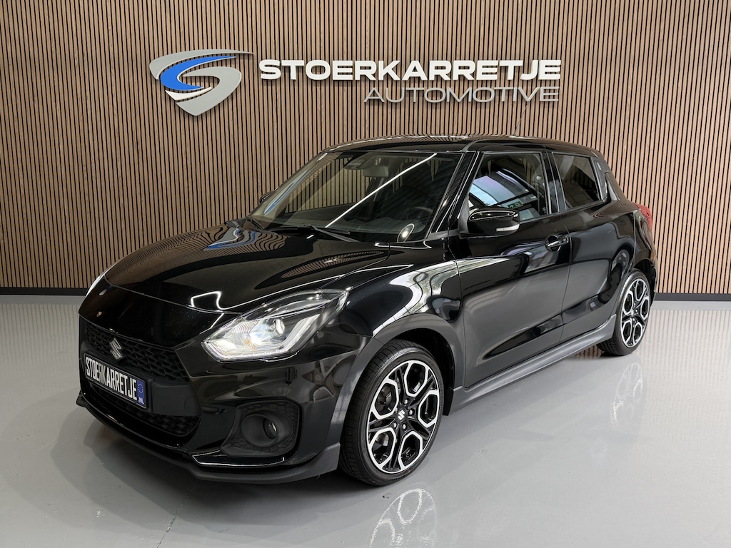 Suzuki Swift 1.4 Sport Smart Hybrid | Navi | Carplay | Dodehoek | Camera | 17" | Stoelverwarming | ACC | 100% Suzuki Dealer onderhouden!