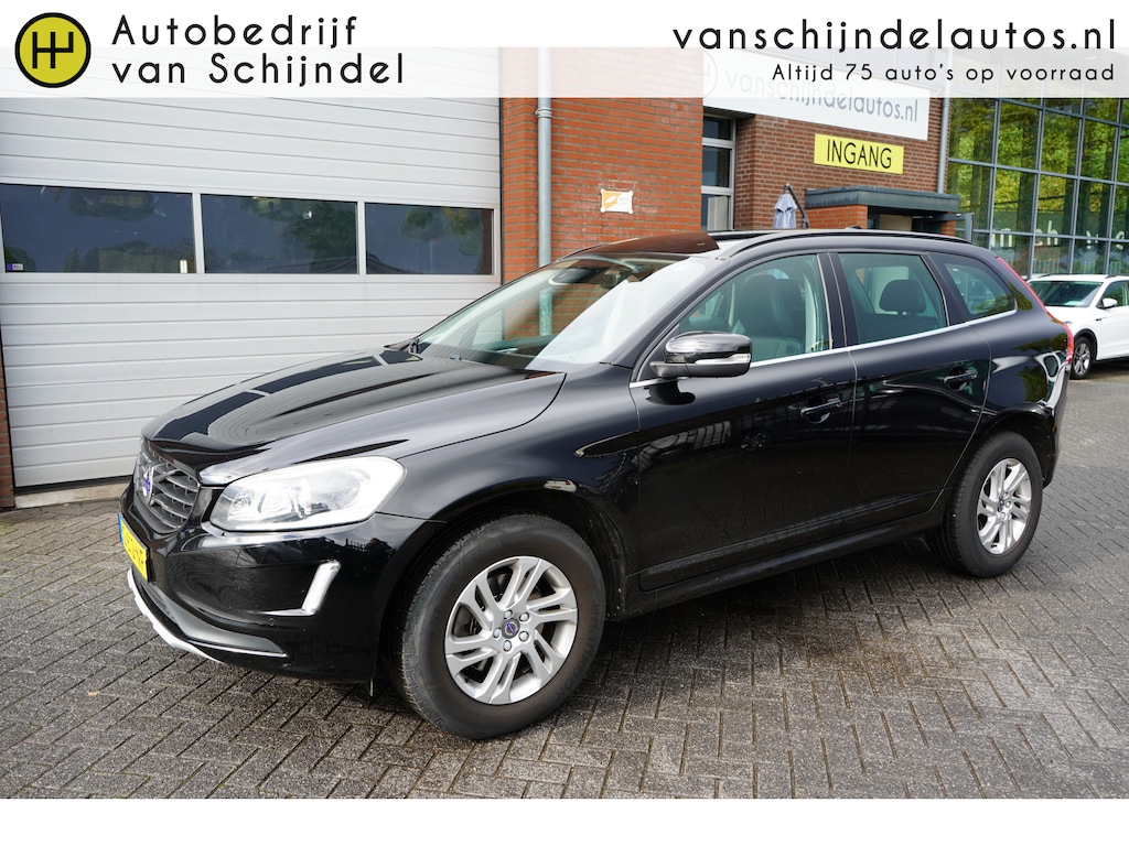 Volvo XC60 2.0 D4 191PK FWD MOMENTUM CAMERA TREKHAAK STOELVERWARMING NAVIGATIE 1/2 LEDER CLIMA CRUISE BLUETOOTH PDC V+A LMV ELECTR.KLEP XENON ENZ...