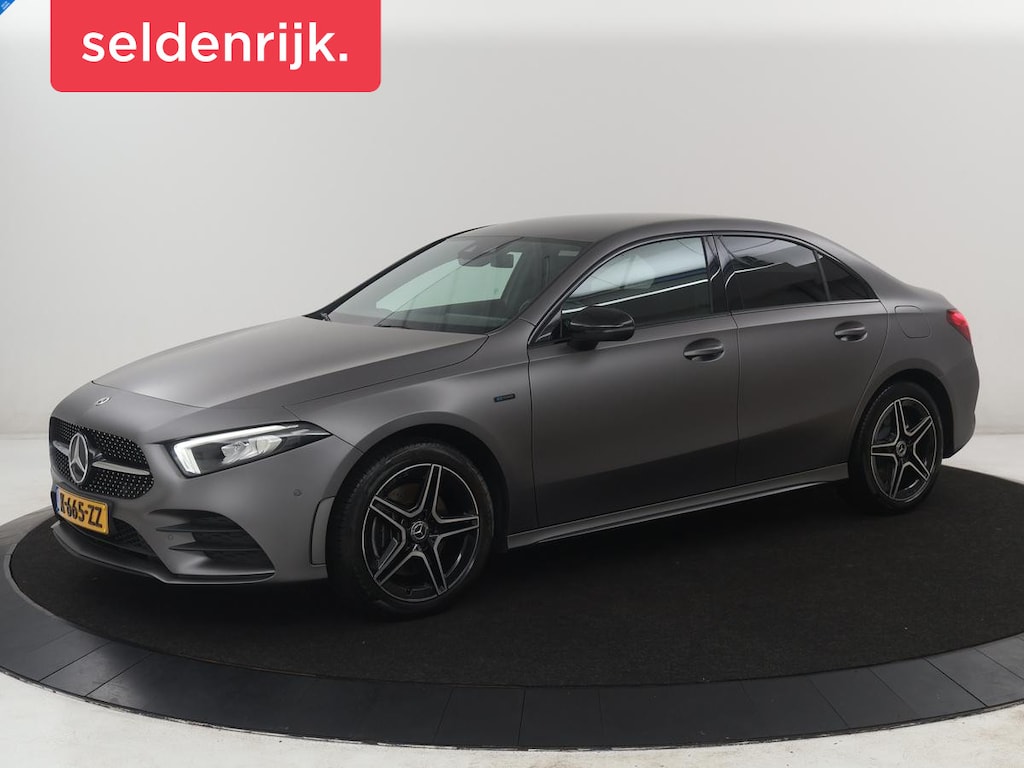 Mercedes-Benz A-klasse 250 e Business Solution AMG Limited | SOH 94,5% | Leder/alcantara | Cruise control | Stoelverwarming | Navigatie | Bluetooth | Sfeerverlichting | Camera | Park assist