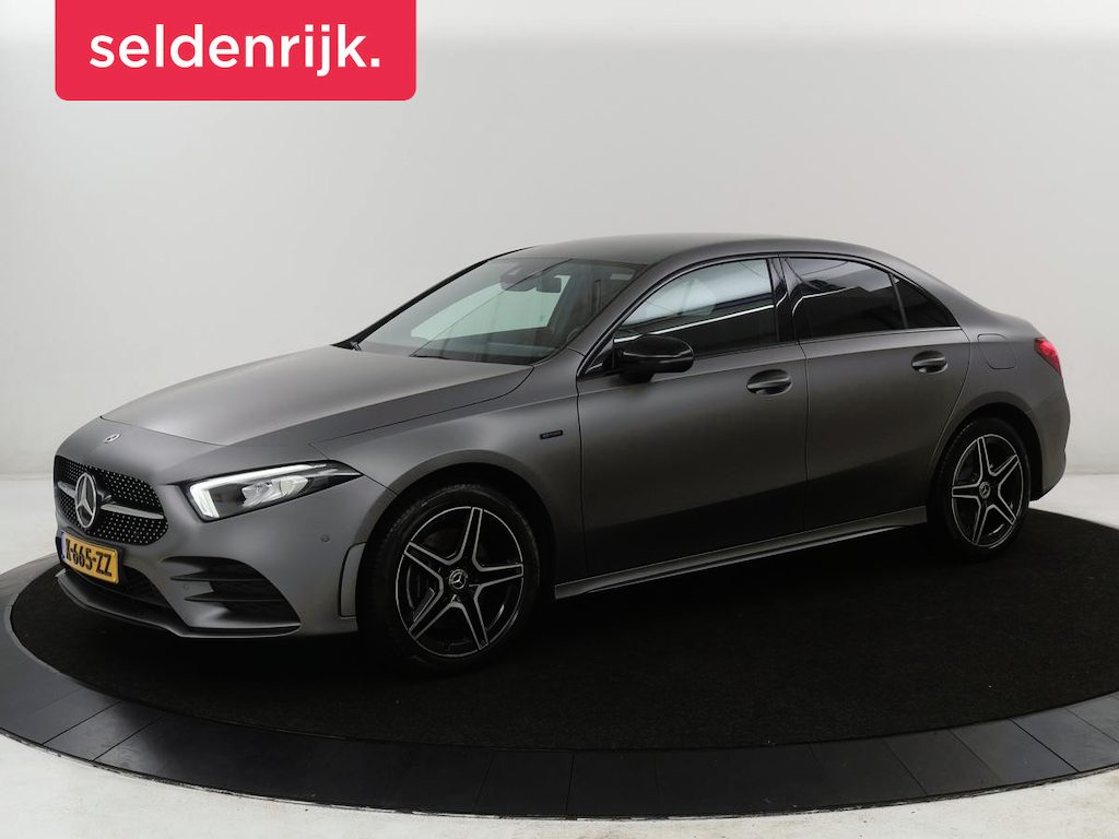 Mercedes-Benz A-klasse 250 e Business Solution AMG Limited | SOH 94,5% | Leder/alcantara | Cruise control | Stoelverwarming | Navigatie | Bluetooth | Sfeerverlichting | Camera | Park assist
