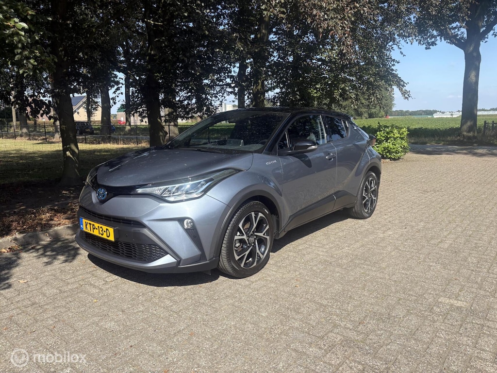Toyota C-HR / C-HR+ 1.8 Hybrid Dynamic two tone carplay all in