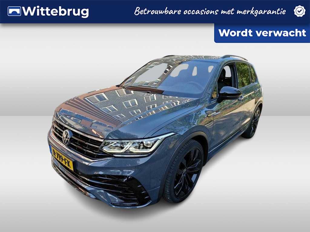 Volkswagen Tiguan 1.5 TSI R-Line Business+ / AUTOMAAT/ PANO/ TREKHAAK/ LEER/ ACC/ STUUR+STOELVERWARM./ PARK.SENSOR.V+A/ CAMERA/ APP-CONNECT/ DIGITAL DASH/ NAVI/ CLIMA/ LED
