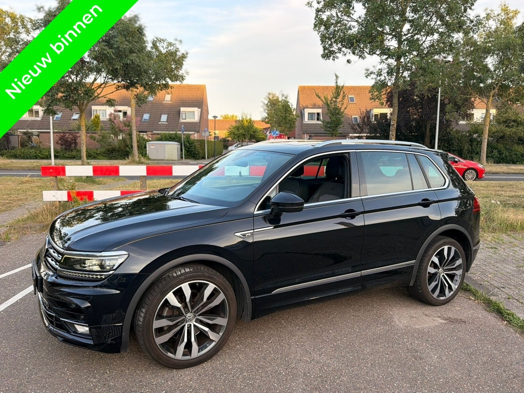 Volkswagen Tiguan 2.0 TSI 4M | Pano | ACC | 20'' Velgen |