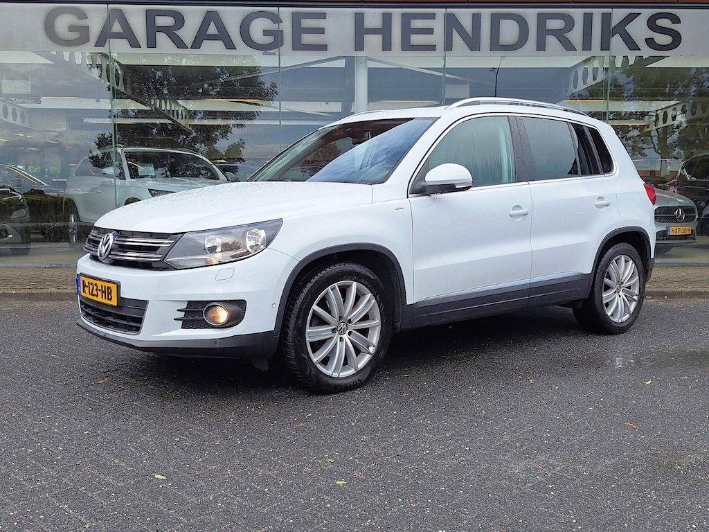 Volkswagen Tiguan 1.4 TSI R Line CUP | Trekhaak 1800kg | Pano Dak | Camera | Navi | Climate | CC |