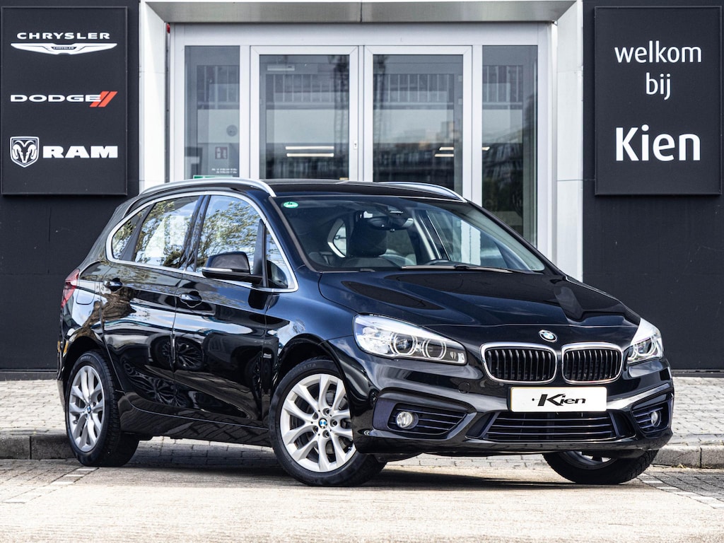 BMW 2-Serie Active Tourer 218i Executive | Trekhaak | Sportstoelen | 17" Velgen |