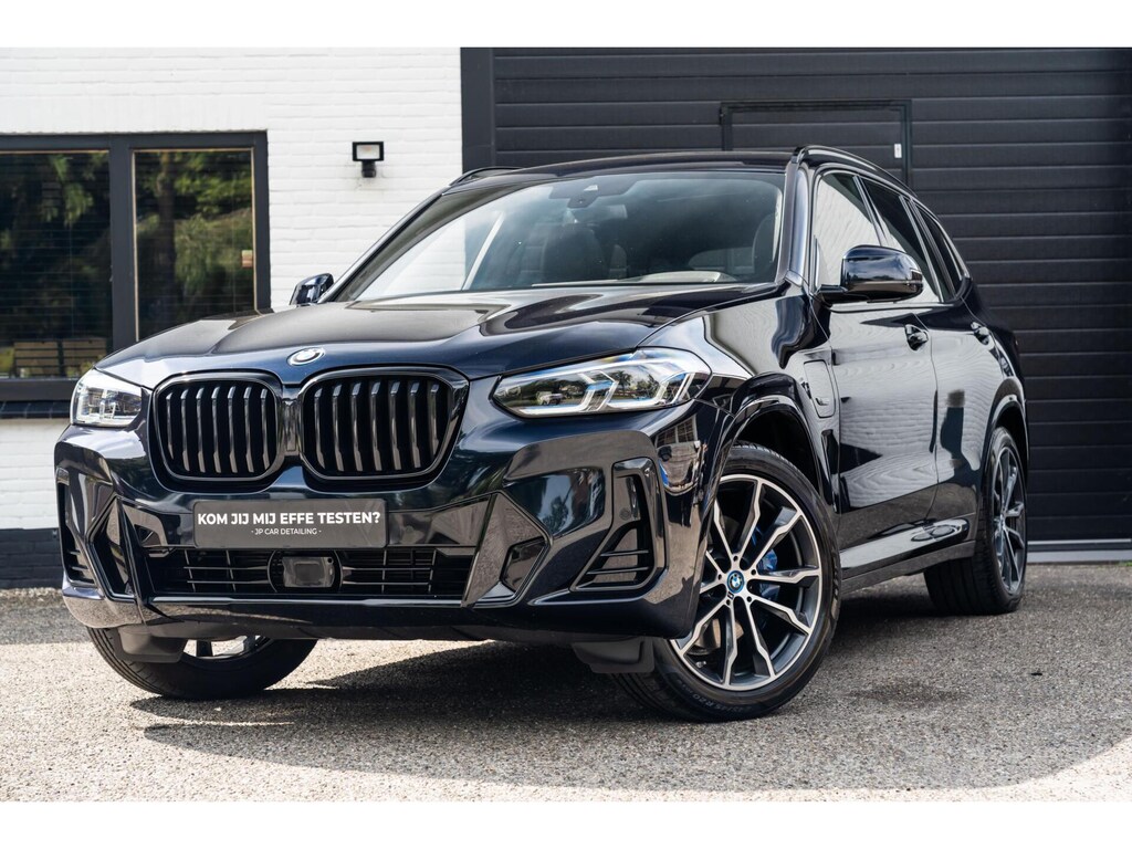 BMW X3 XDrive30e M-sport Carbon Zwart Pano H&K HUD Trekhaak