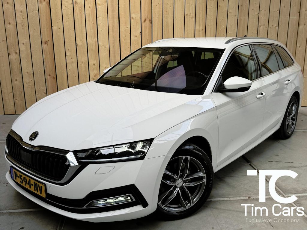 Skoda Octavia Combi 1.0 e-TSI Business Edition Plus Automaat | Achteruitrijcamera | Apple CarPlay/Android Auto | Adaptieve cruise control | Climate control | LED verlichting | Signaalkleur | Parkeersensoren voor en achter