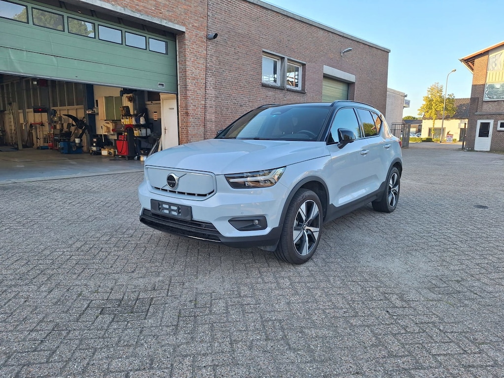 Volvo XC40 Recharge P8 AWD R-Design | 408PK | PANO | 360° | HK | TREKHAAK