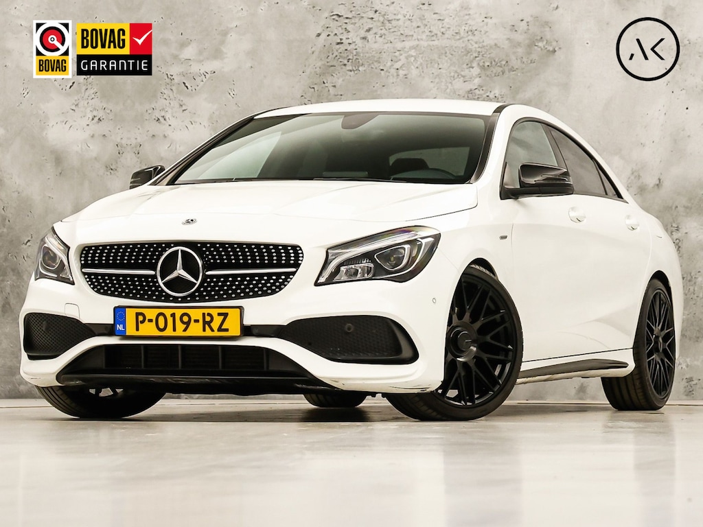 Mercedes-Benz CLA 180 AMG Sport Automaat (GROOT NAVI, GETINT GLAS, STOELVERWARMING, DIAMOND GRILL, SPORTSTOELEN, LEDER, ZWART HEMEL, NIEUWSTAAT)