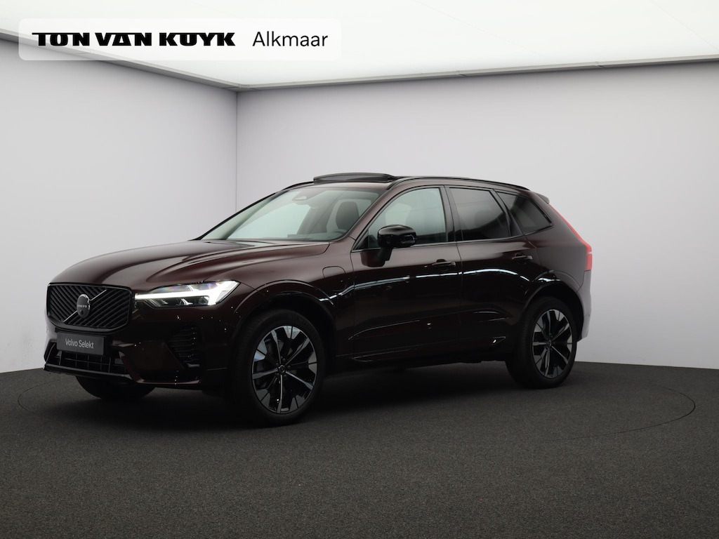 Volvo XC60 2.0 T6 Plug-in hybrid AWD Ultra Dark / Trekhaak / Luchtvering / Panorama dak / 360 camera / Head-up display / Stuur- Stoelverwarming / Memory seats / Lichte hemel / Harman Kardon / 20'' /