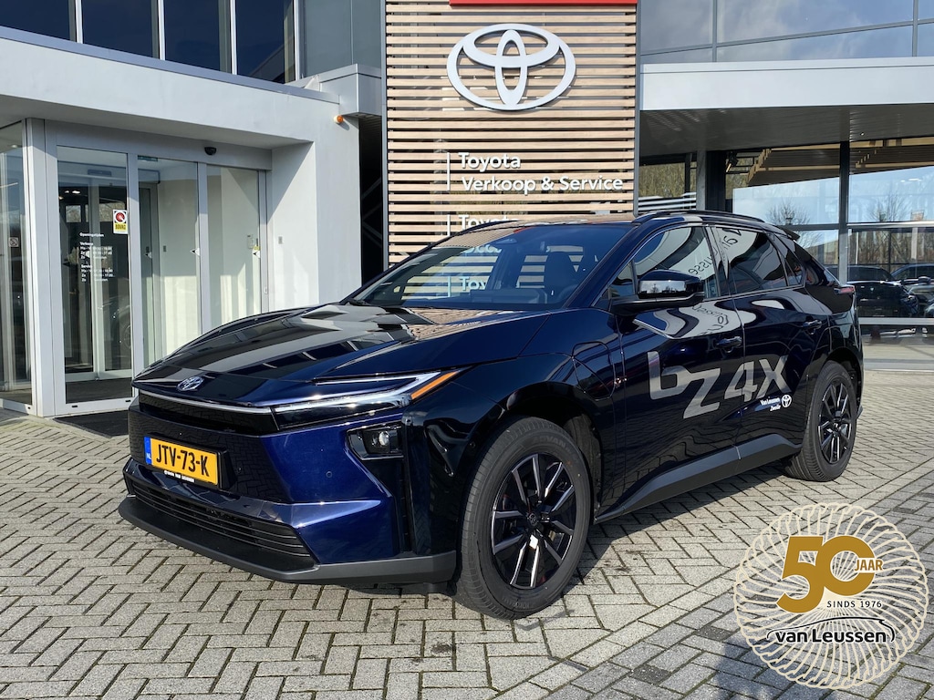 Toyota BZ4X EXECUTIVE 73KWH MODEL 2026! WARMTEPOMP STOELVERW/KOELING INFRAROOD STUURVERW JBL-AUDIO LEER EL-STOEL BLIND SPOT NAVI CLIMA PARK-SENSOREN