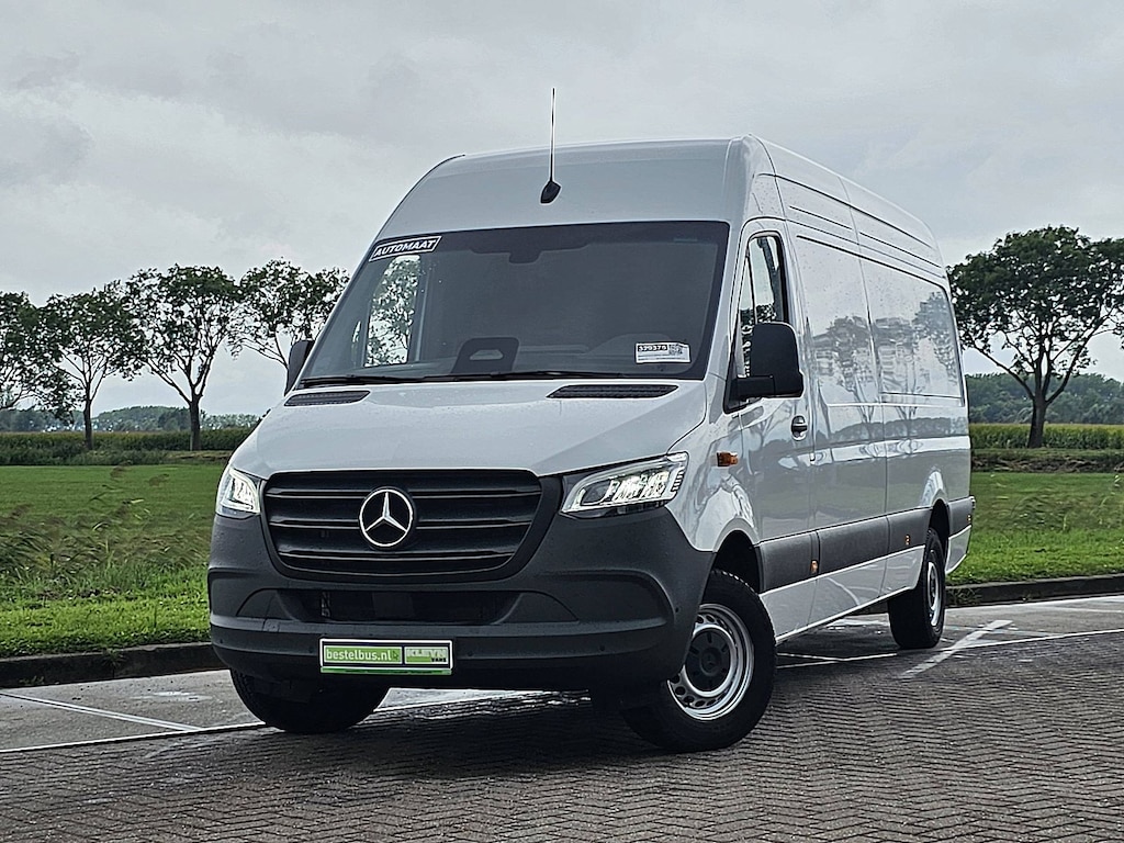 Mercedes-Benz Sprinter 317 L3H2 Maxi LED Mbux10