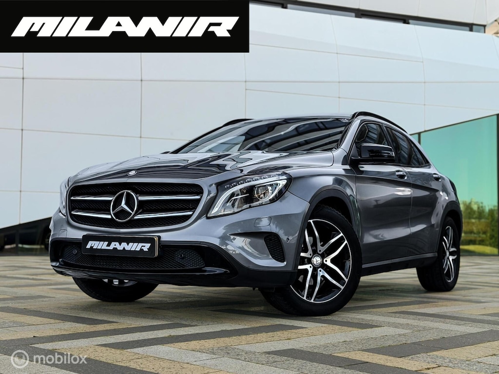 Mercedes-Benz GLA 200 |Pano |Harman & kardon |Blind spot