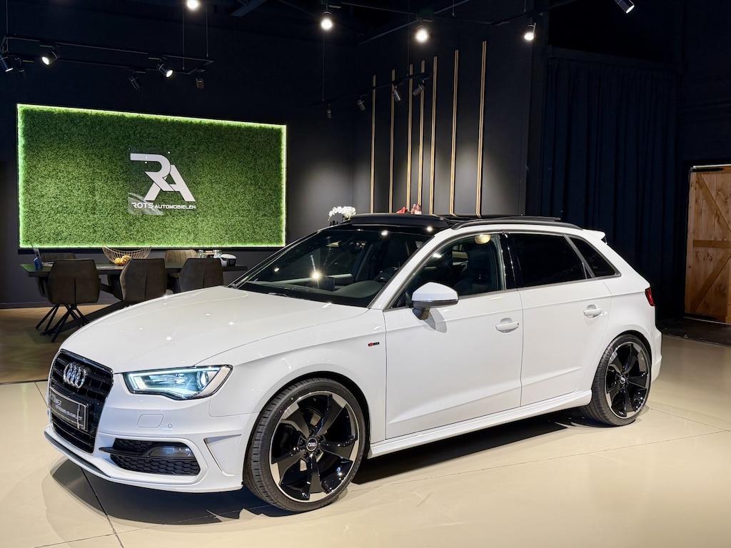 Audi A3 Sportback 1.4 TFSI 3 x S-Line Pano|Navi|PDC|Leer Wit!