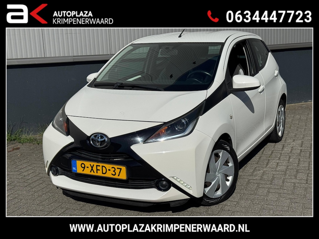 Toyota Aygo 1.0 VVT-i x-play Airco Camera Aux 5d Nieuwe Apk