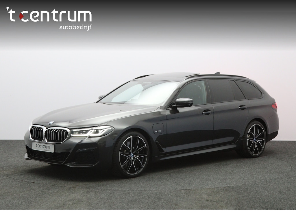 BMW 5-Serie Touring 530e 293 PK Executive Sensatec M-Sport PHEV, Trekhaak, Panoramadak, Harman/Kardon, Adap. Cruise Control
