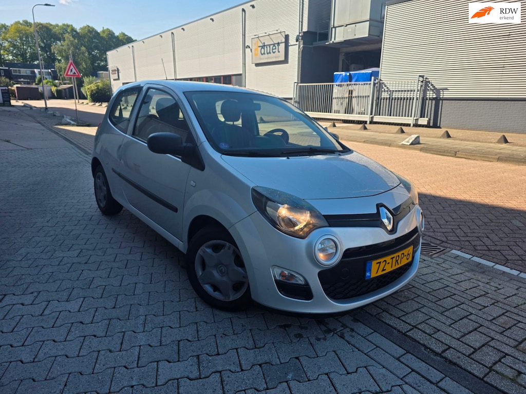 Renault Twingo 1.2 16V Authentique - RIJDT EN SCHAKELT GOED