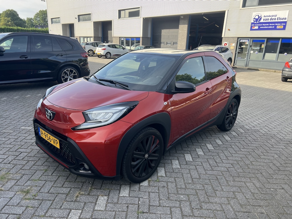 Toyota Aygo X 1.0 VVT-i MT Premium |nieuw onderhoud|stoelverwarming|leder|parkeersensoren|