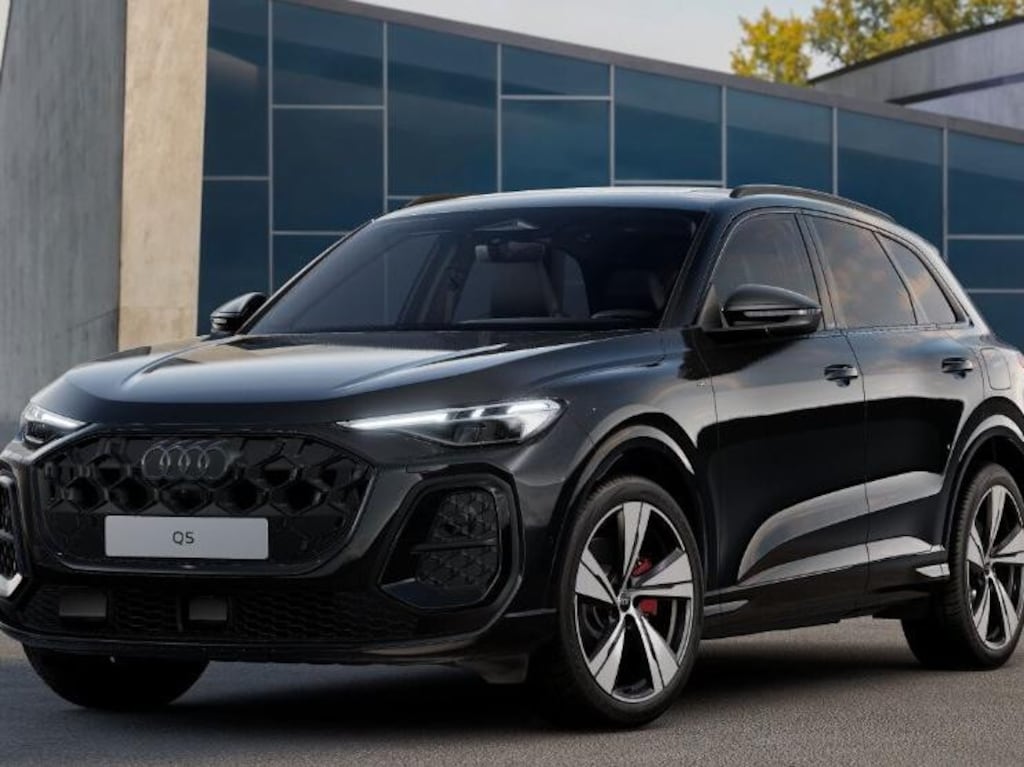 Audi Q5 S edition Competition e-hybrid 270 kW / 367 PK | Panoramadak | Trekhaak | 21" Lichtmetalen velgen | Akoestisch glas |