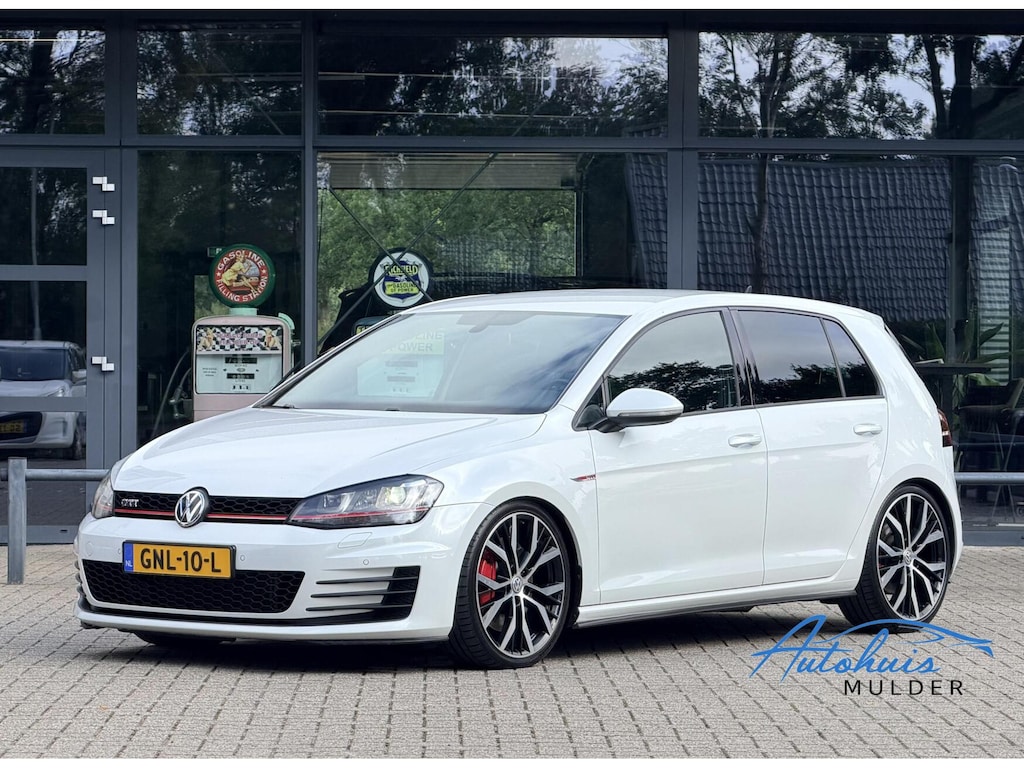 Volkswagen Golf 2.0 TSI GTI Performance | DSG | Navi | Trekhaak | Led | Stoelverwarming | 1e Eigenaar