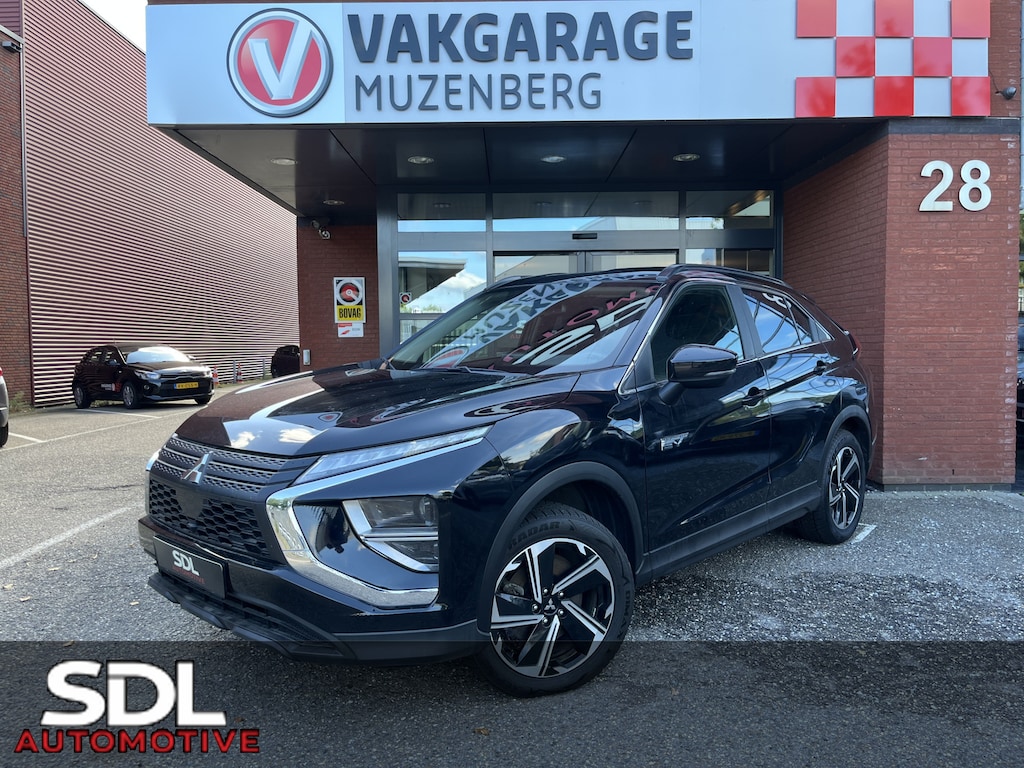 Mitsubishi Eclipse Cross 2.4 PHEV Intense // KEYLESS // CAMERA // CRUISE // APPLE-ANDROID AUTO // STOELVERWARMING //