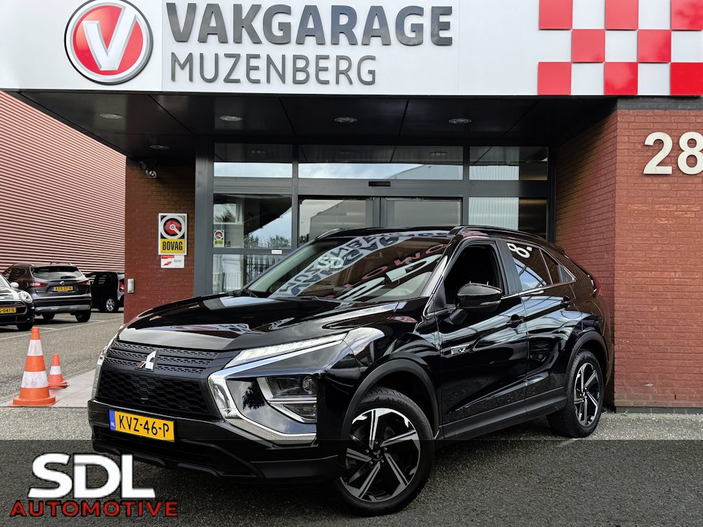 Mitsubishi Eclipse Cross 2.4 PHEV Intense // KEYLESS // CAMERA // CRUISE // APPLE-ANDROID AUTO // STOELVERWARMING //
