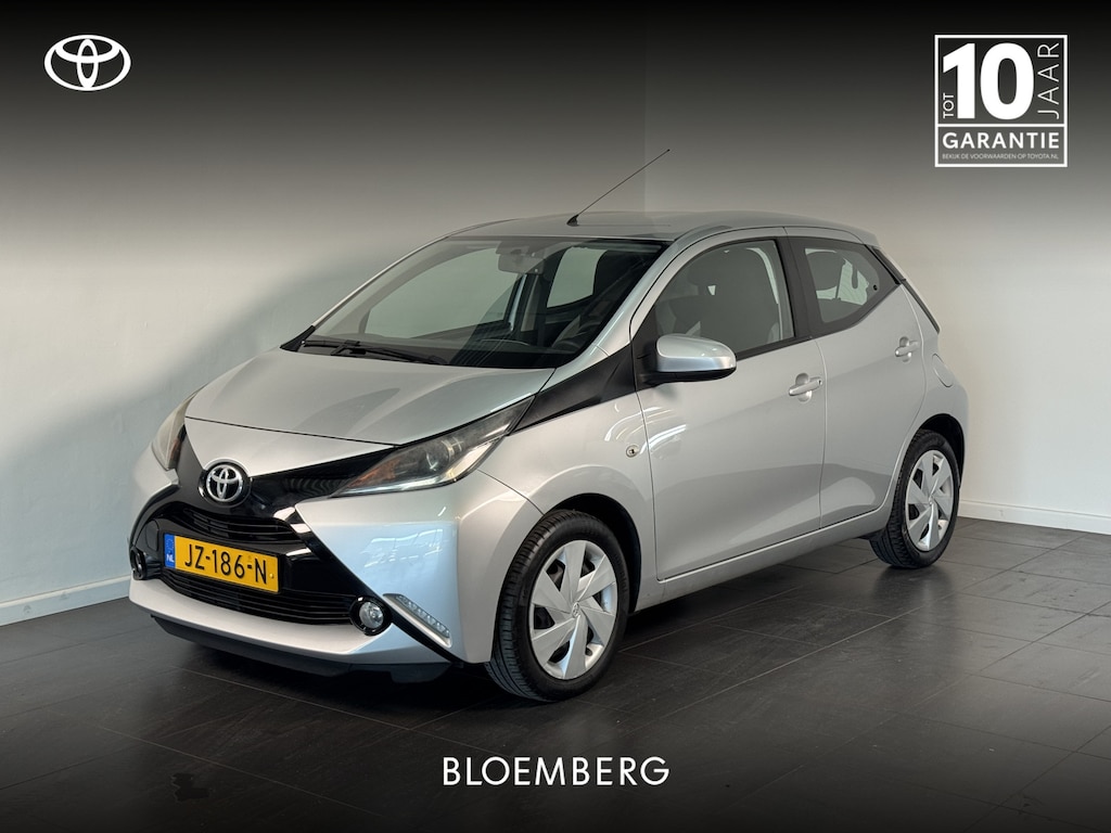 Toyota Aygo 1.0 VVT-i x-play | Achteruitrijcamera | Airco |