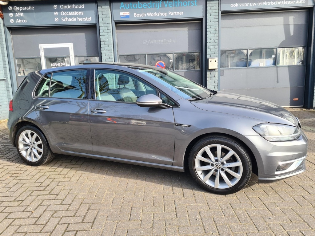 Volkswagen Golf 1.0 TSI Bns Pano/Led/Massage