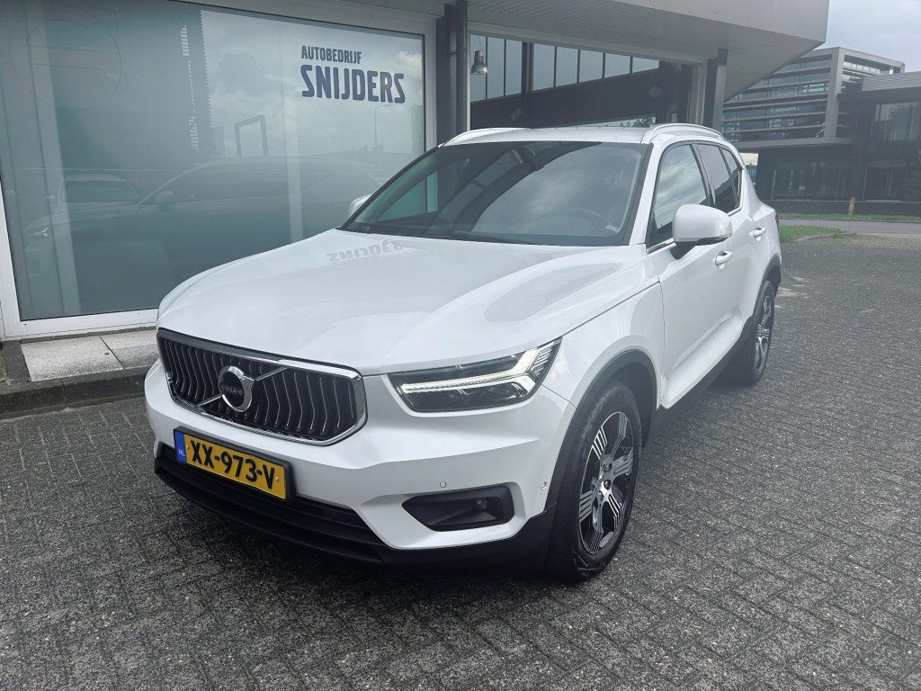 Volvo XC40 2.0 T4 AWD INSCRIPTION FULL-OPTION.