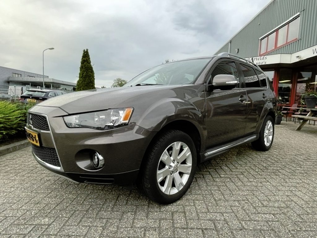 Mitsubishi Outlander 2.0 Intro Edition trekhaak nette auto