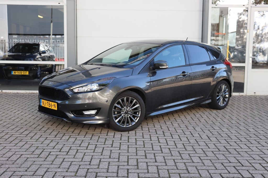 Ford Focus 1.5 150PK 6-BAK ST-LINE/1E EIG/ORIG.NL/DEALERONDERH./A.CARPLAY/17
