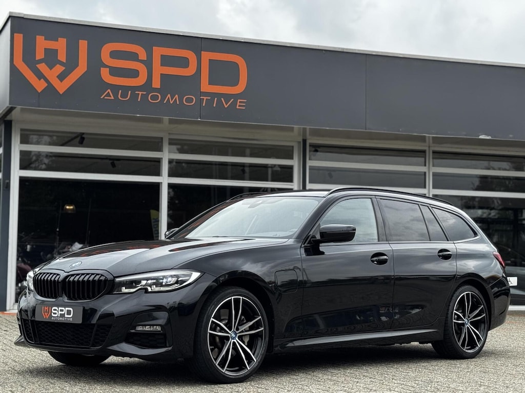 BMW 3-Serie Touring 330e xDrive|MSport|Leder|Sfeerve|19"|BTW