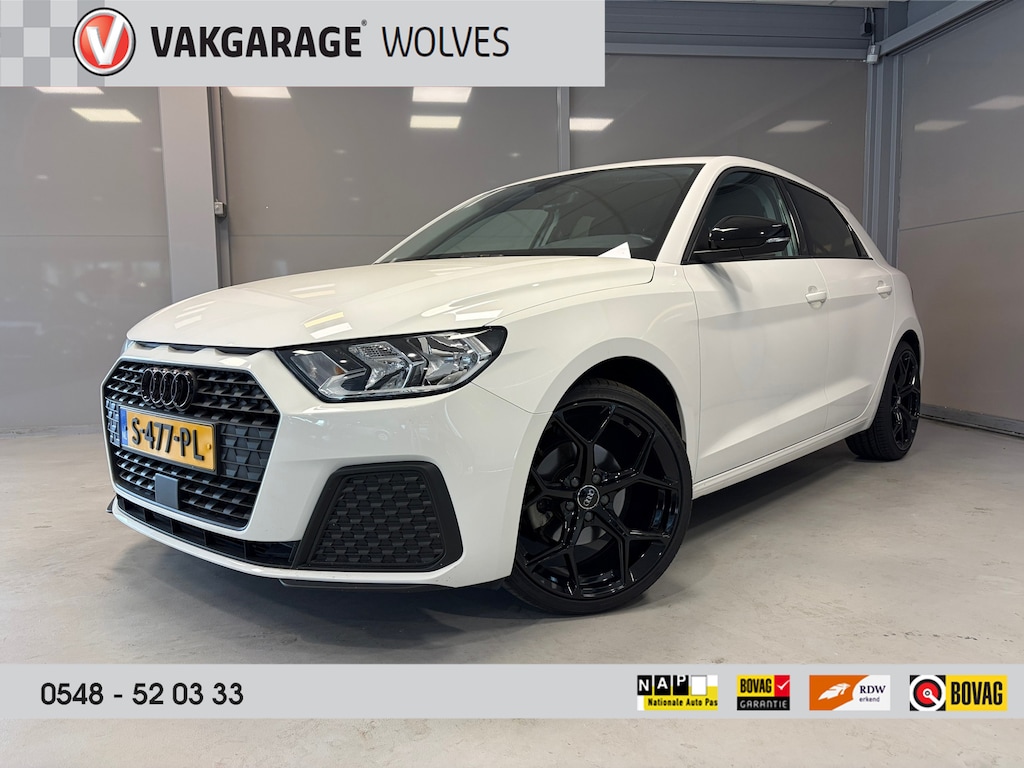 Audi A1 Sportback Pro Line 30TFSi 110pk | 18" Zwarte lichtmetalen velgen | Carplay | Donker getint glas | Cruise control |