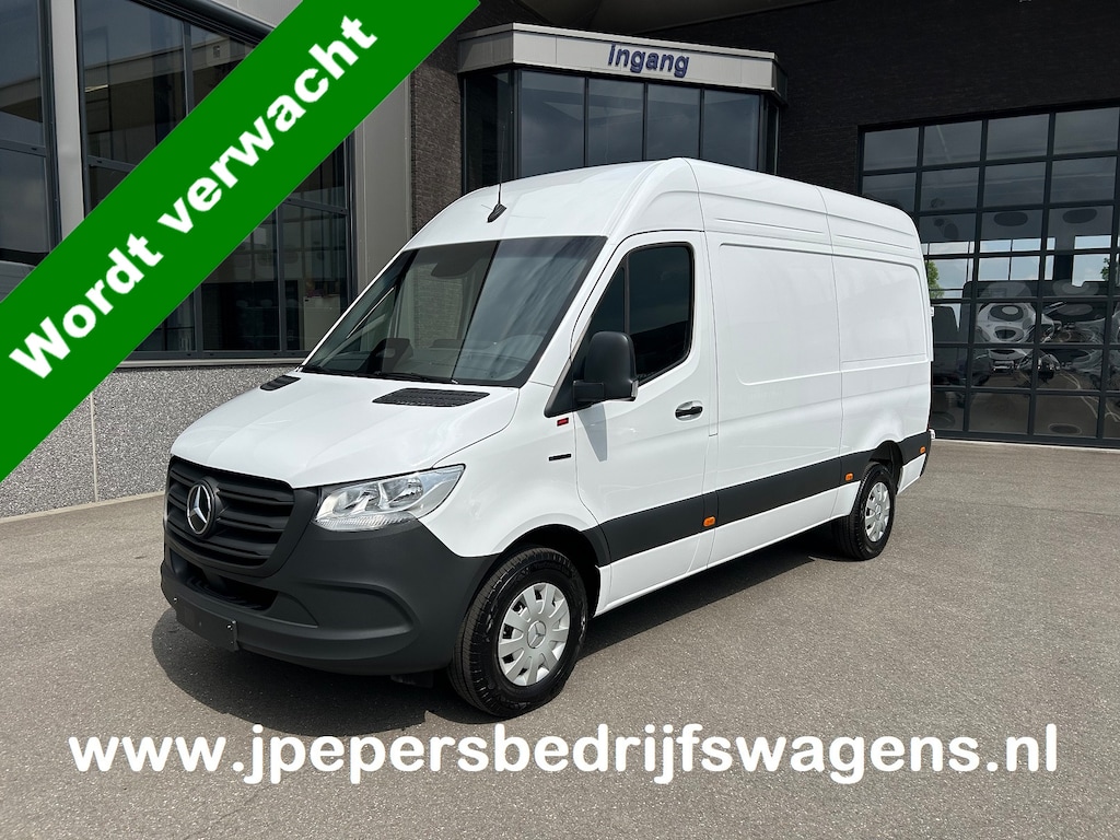 Mercedes-Benz eSprinter 320 L2 H2 Pro 81kWh / Snel laden 115Kw / Trekhaak / MBUX / Navigatie / Camera / Cruise control / Airco / 270 Graden achterdeuren .